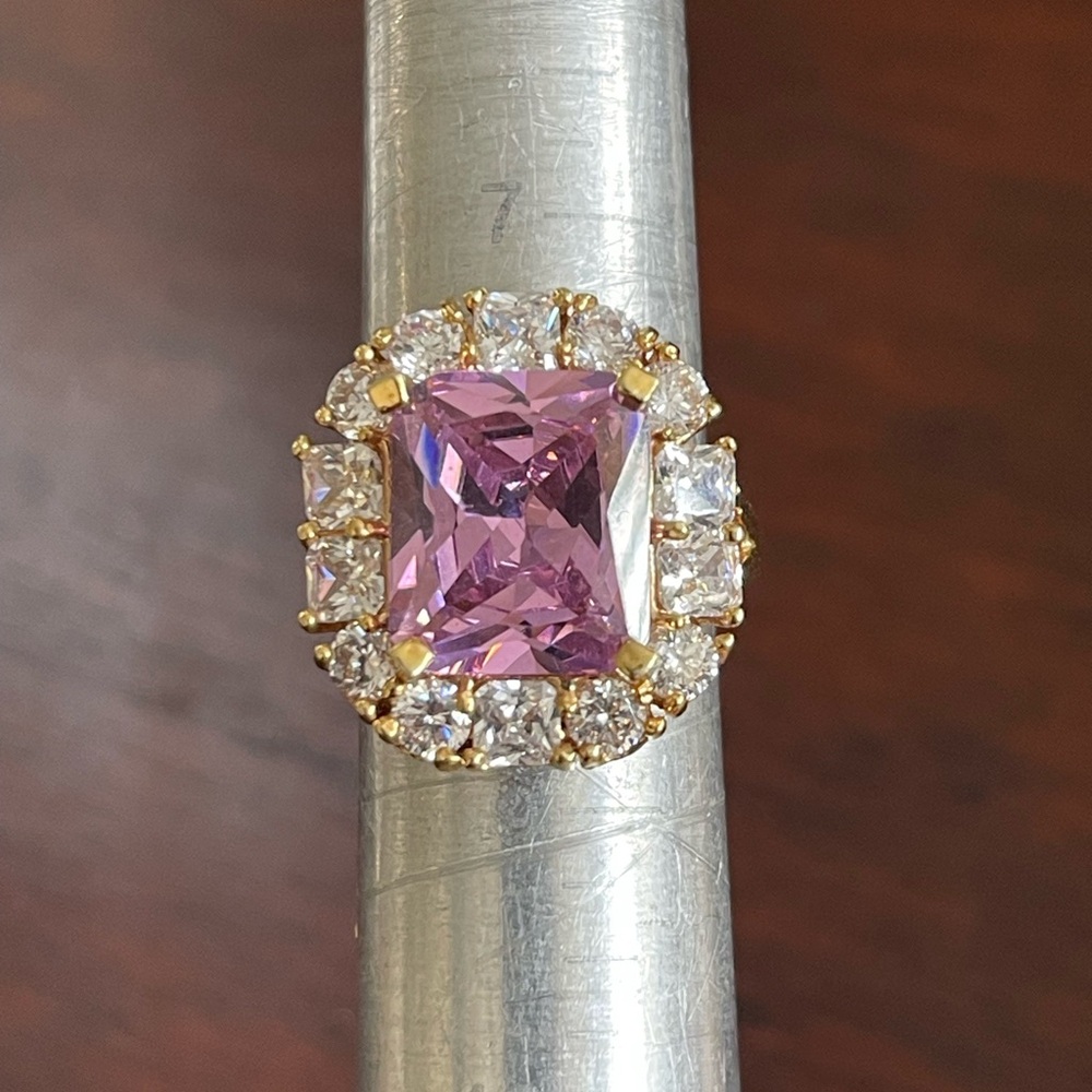 Imitation pink sapphire and diamanté gold tone cocktail ring - Picture 4 of 12